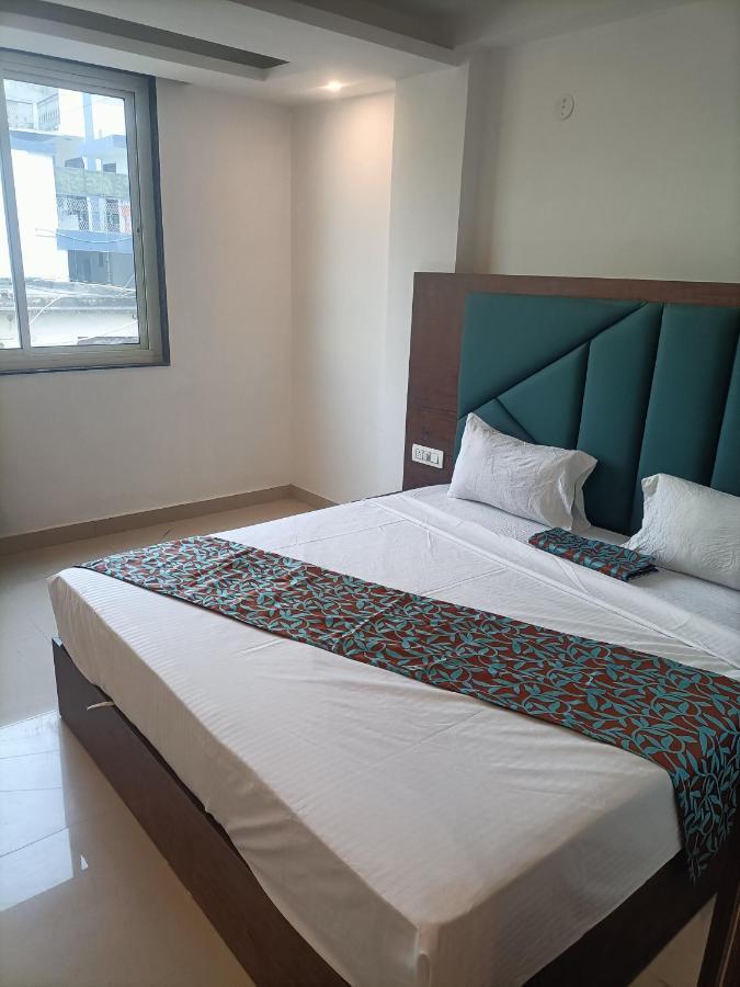 Hotel Tark Inn Near Igi Airport Нью-Дели Экстерьер фото