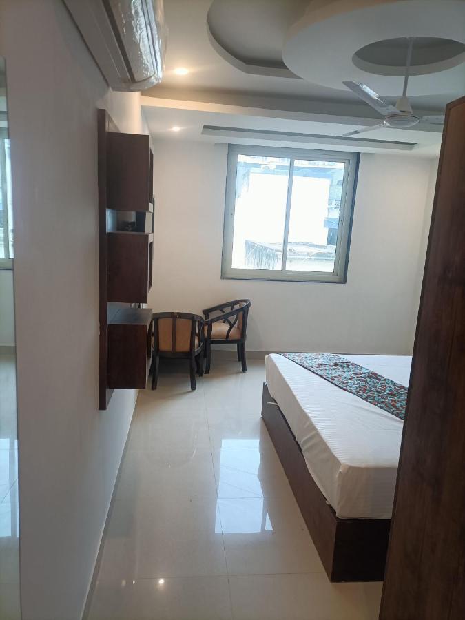 Hotel Tark Inn Near Igi Airport Нью-Дели Экстерьер фото