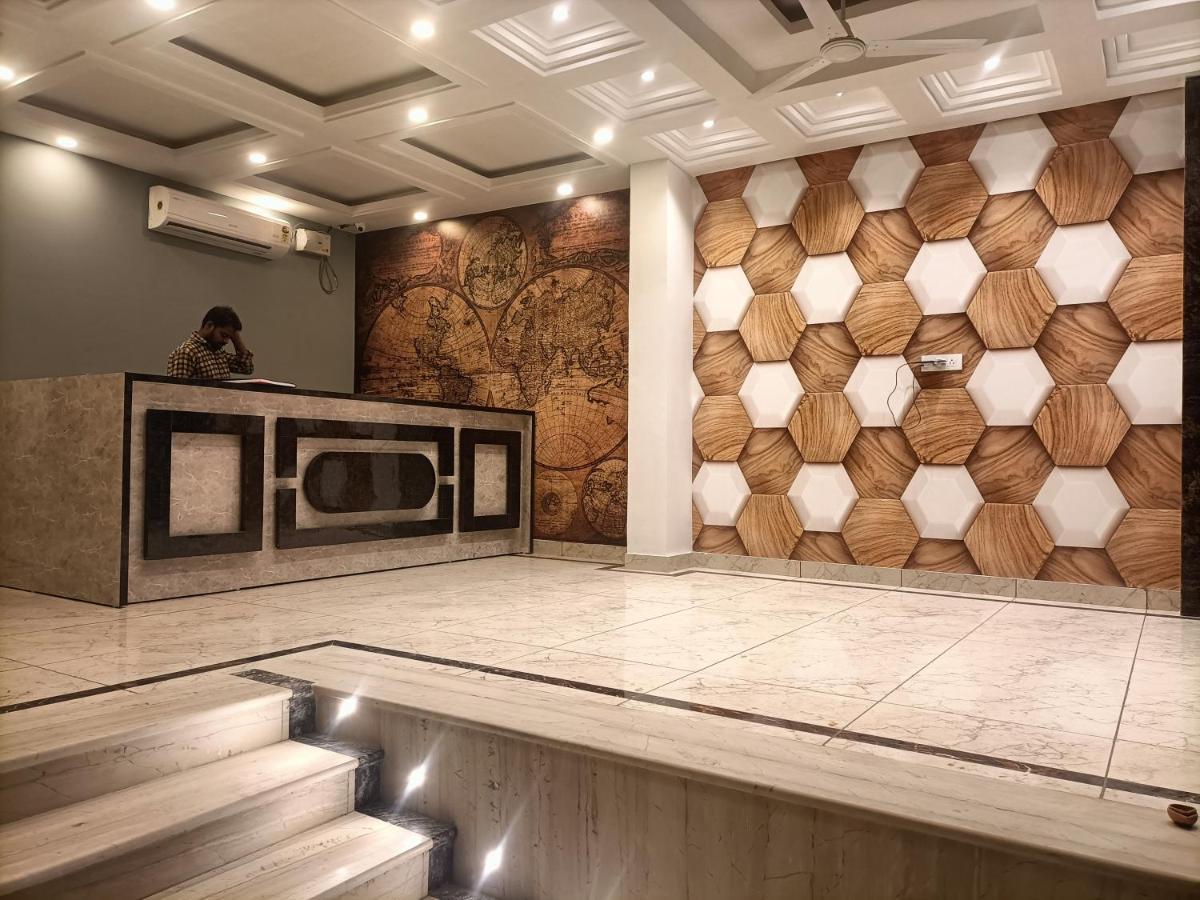 Hotel Tark Inn Near Igi Airport Нью-Дели Экстерьер фото