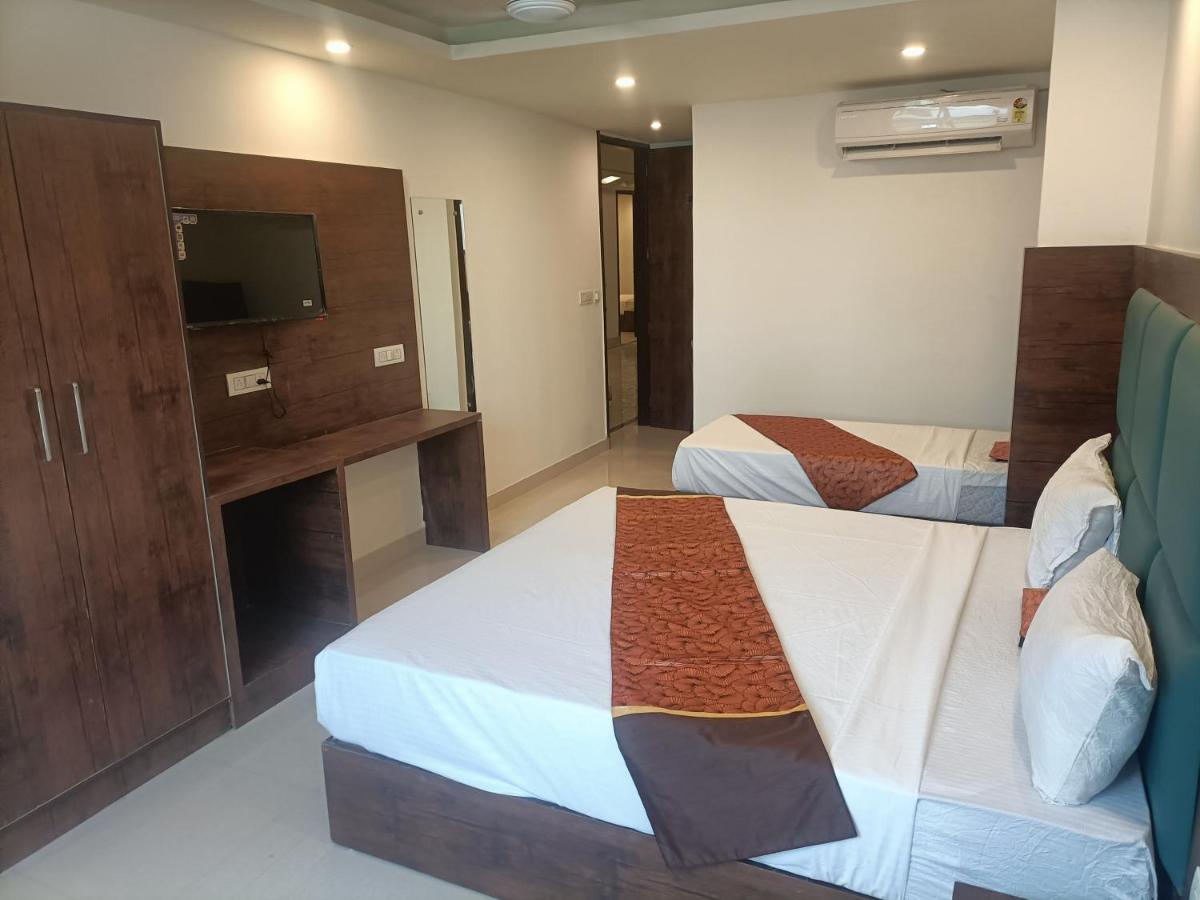 Hotel Tark Inn Near Igi Airport Нью-Дели Экстерьер фото